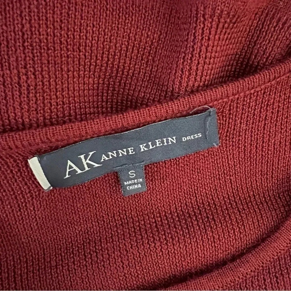 Anne Klein Wool Blend Dark Red Sweater Dress Small 3/4 Sleeves Pockets Buttons - Picture 7 of 7